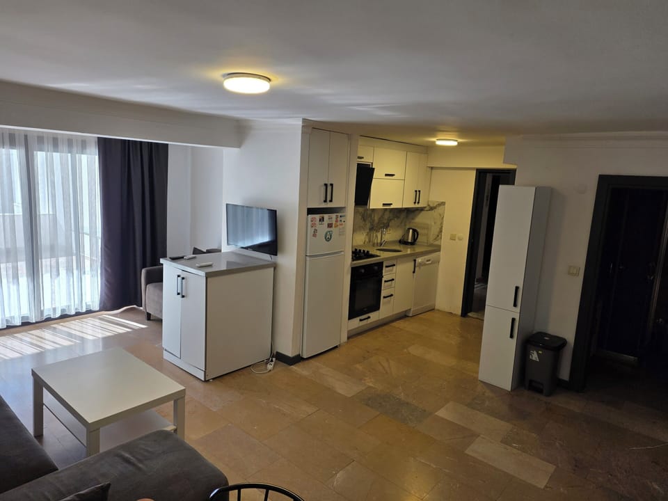 Apartment, 2 Bedrooms | Television