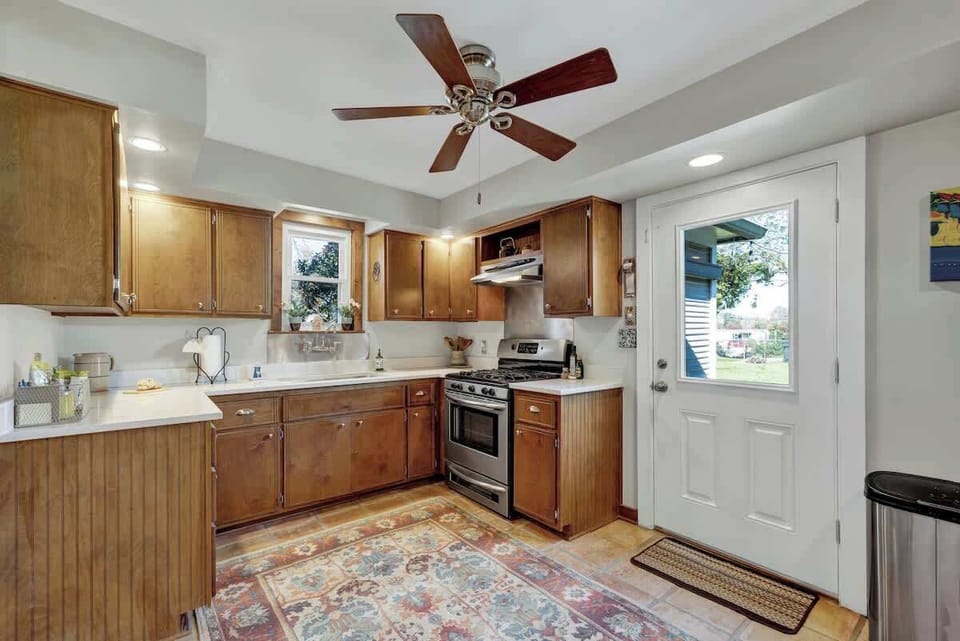 House, Multiple Beds, Patio (802 East Austin St.) | Private kitchen | Coffee/tea maker