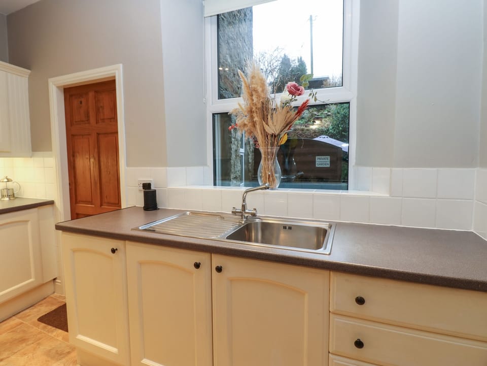 Fridge, dishwasher, electric kettle, toaster