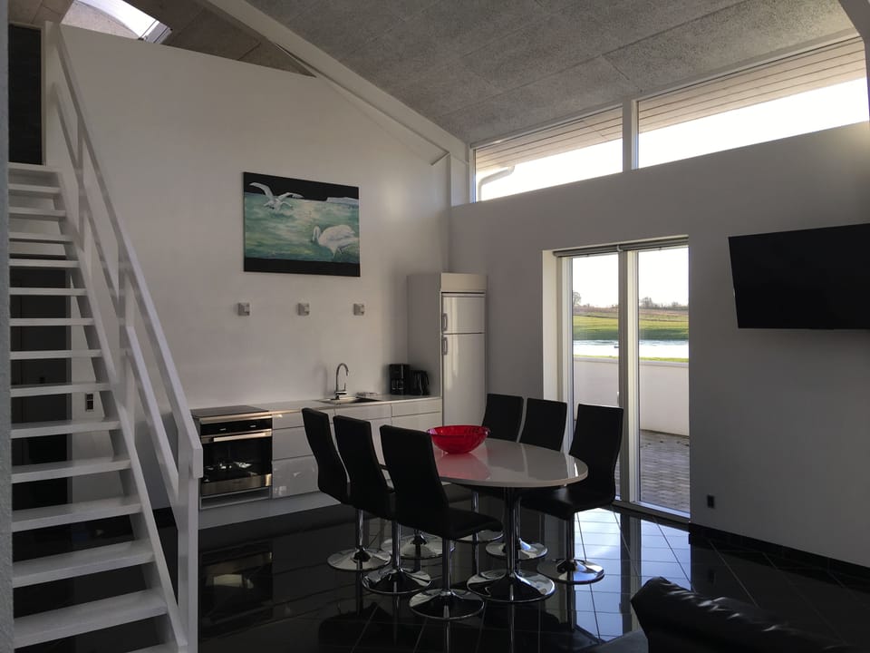 Suite, 2 Bedrooms (120 m2) | In-room dining