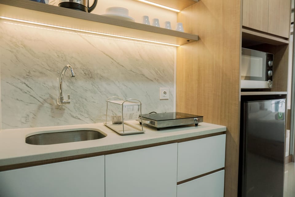 Studio | Private kitchen | Full-size fridge, stovetop