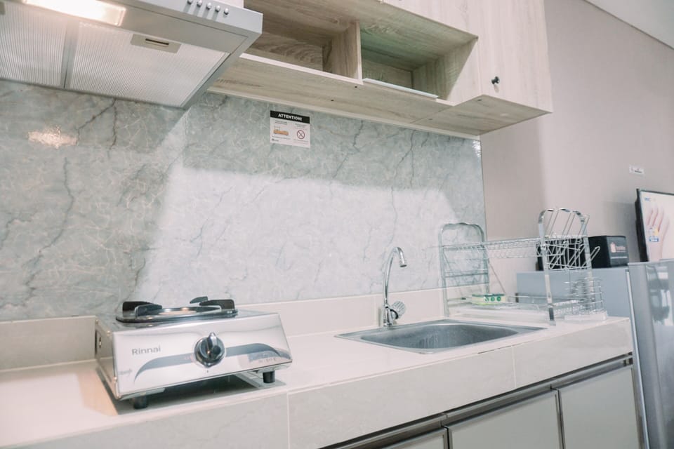 Studio | Private kitchen | Full-size fridge, stovetop