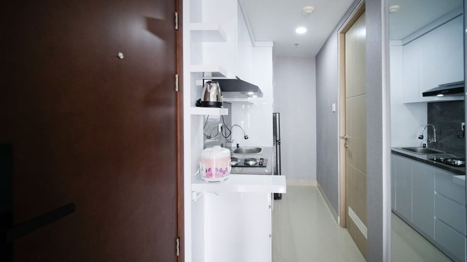 Studio | Private kitchen | Full-size fridge, stovetop