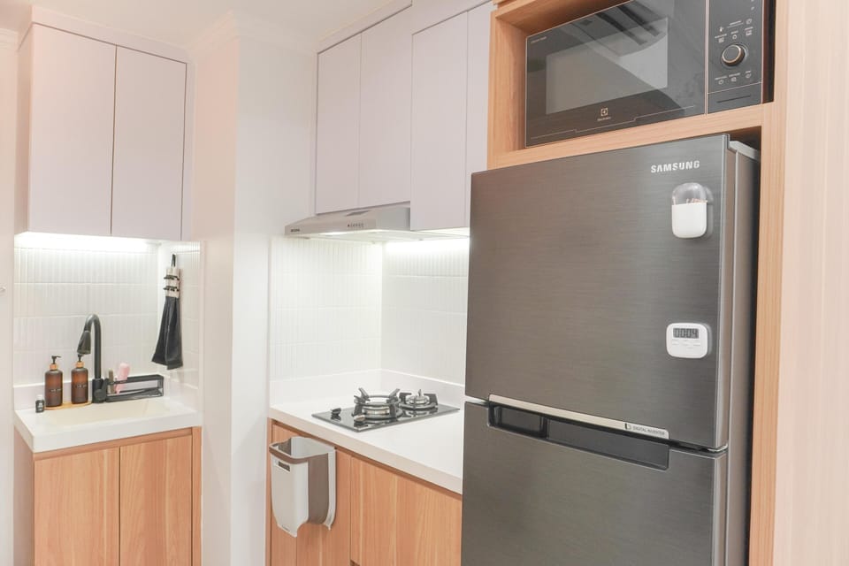 Apartment | Private kitchen | Full-size fridge, stovetop