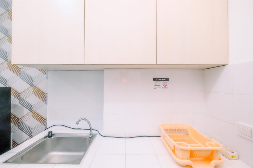Studio | Private kitchen | Full-size fridge, stovetop