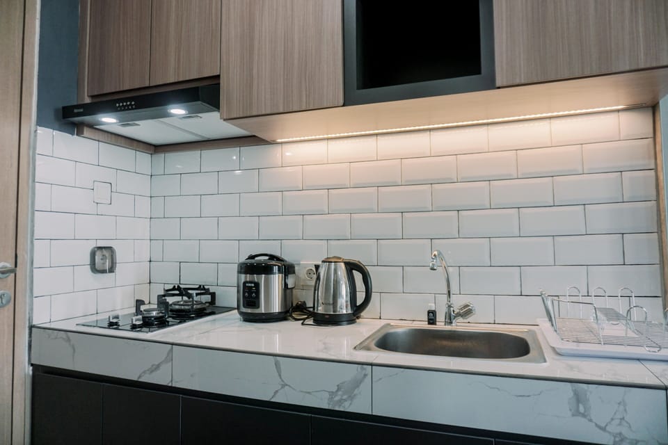 Studio | Private kitchen | Full-size fridge, stovetop