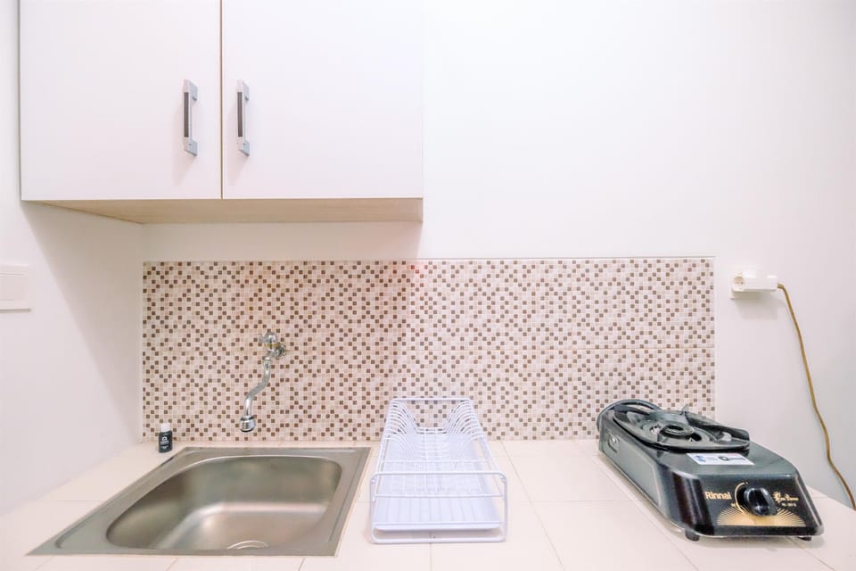 Studio | Private kitchen | Full-size fridge, stovetop