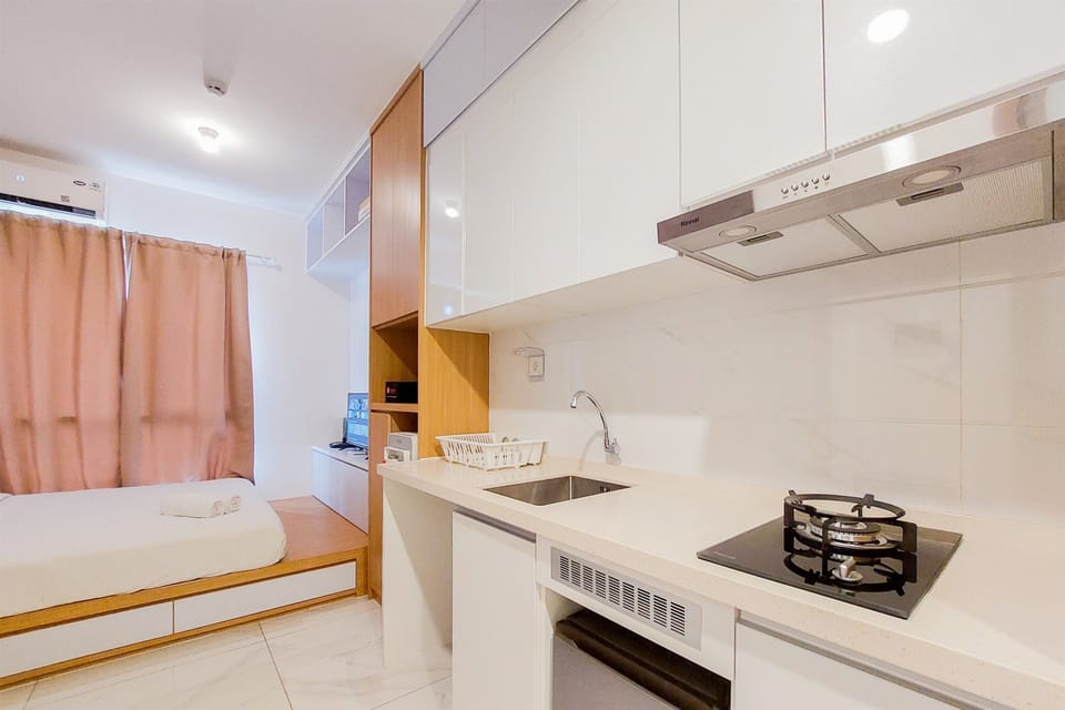 Studio | Private kitchen | Full-size fridge, stovetop