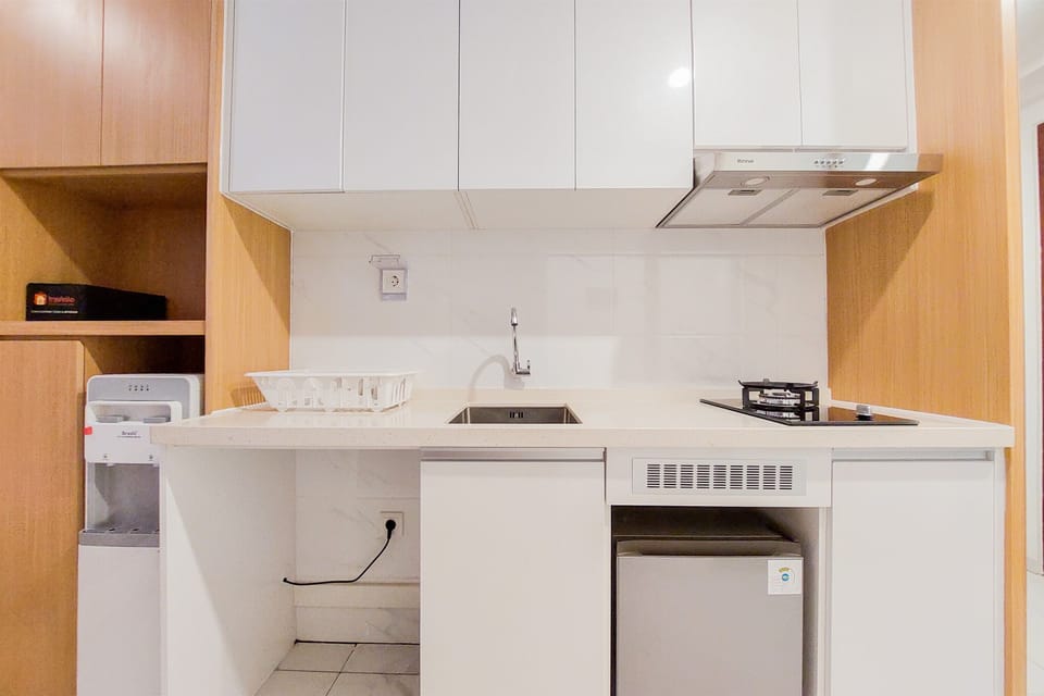 Studio | Private kitchen | Full-size fridge, stovetop