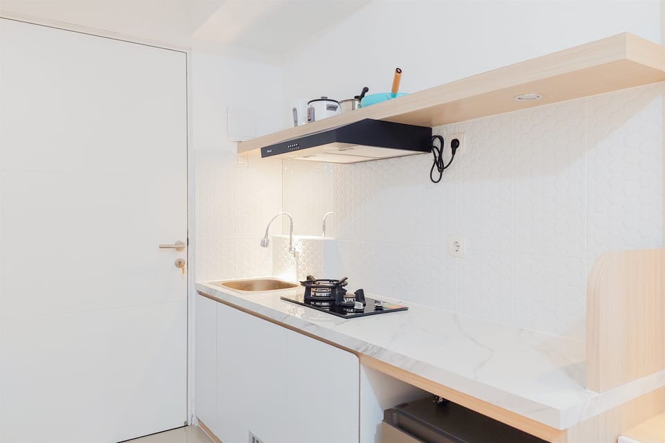 Studio | Private kitchen | Full-size fridge, stovetop