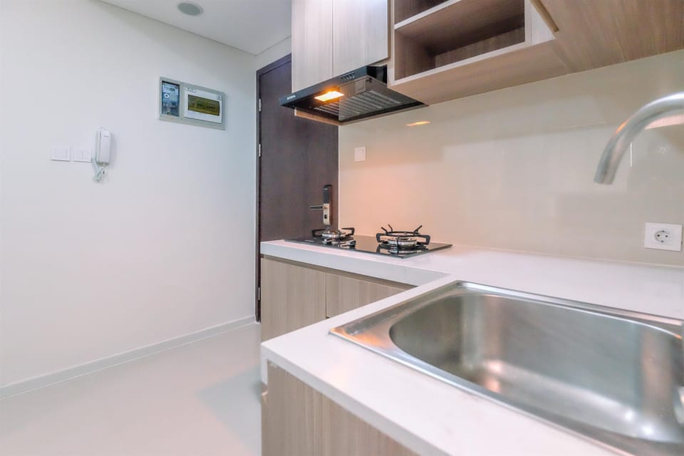 Studio | Private kitchen | Full-size fridge, stovetop