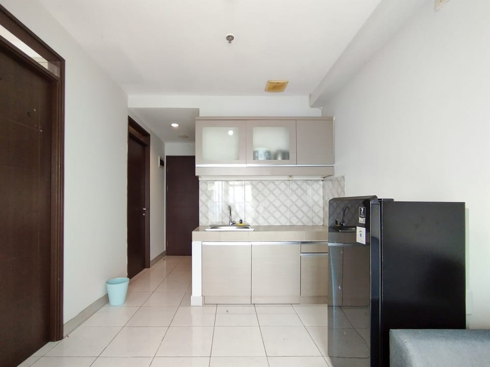 Apartment | Private kitchen | Full-size fridge, stovetop