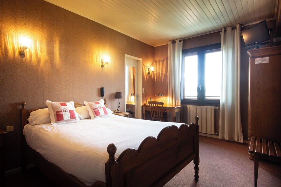 Standard Single Room | Desk, free cribs/infant beds, free WiFi, bed sheets