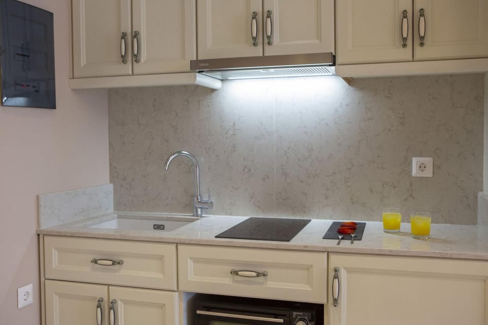 House, Smoking | Private kitchen