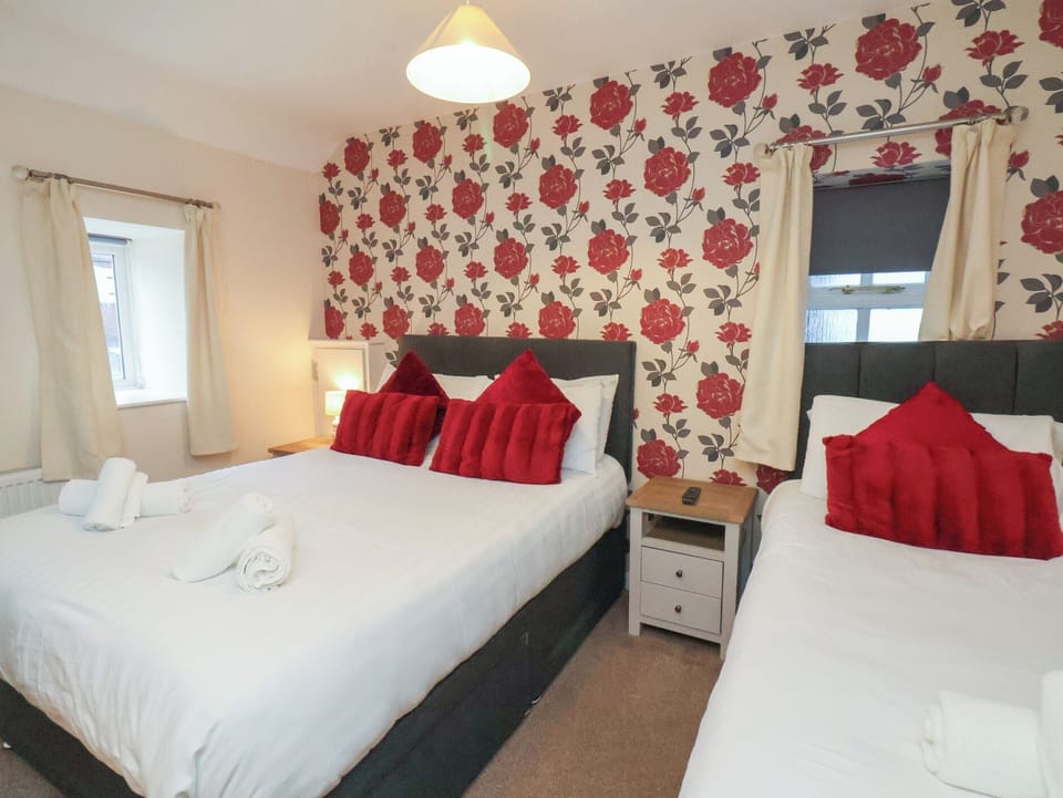 10 bedrooms, individually decorated, individually furnished, free WiFi