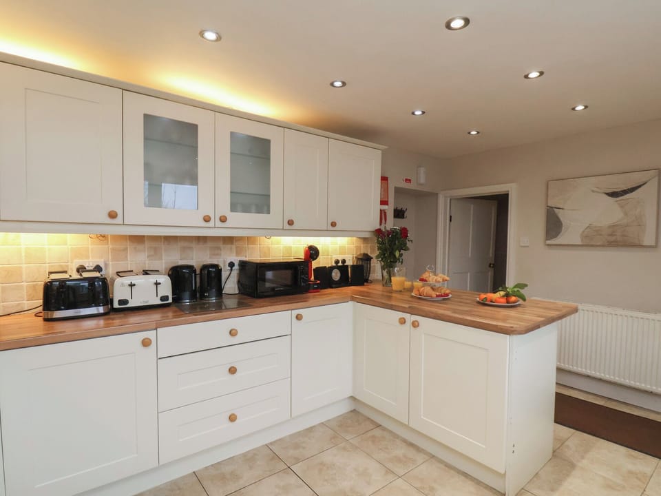 Fridge, dishwasher, electric kettle, toaster