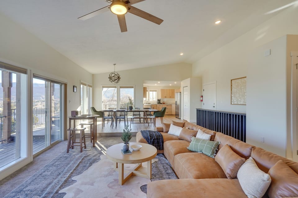 House (4 Bedrooms) | Front of property