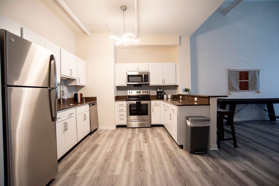 Executive Apartment | Private kitchen | Fridge, microwave, oven, dishwasher