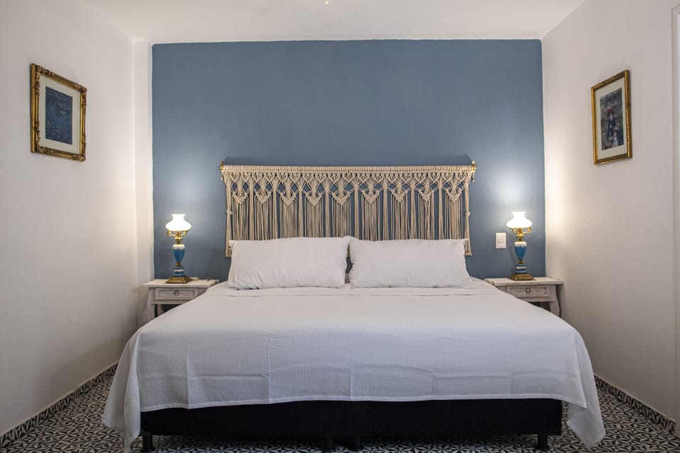 Design Quadruple Room | Hypo-allergenic bedding, down comforters, free WiFi, bed sheets
