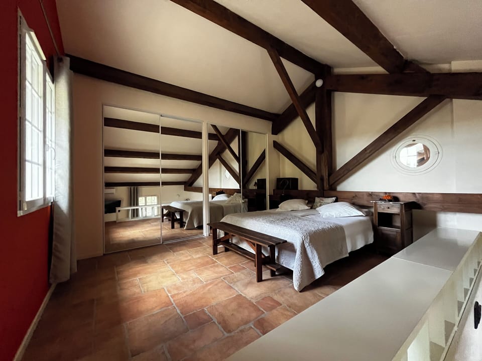Design Suite (Fer Servadou) | Premium bedding, memory foam beds, minibar, in-room safe
