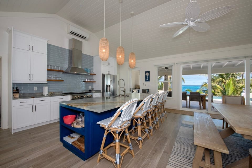 House, 4 Bedrooms | Private kitchen | Coffee/tea maker, fridge, oven, toaster