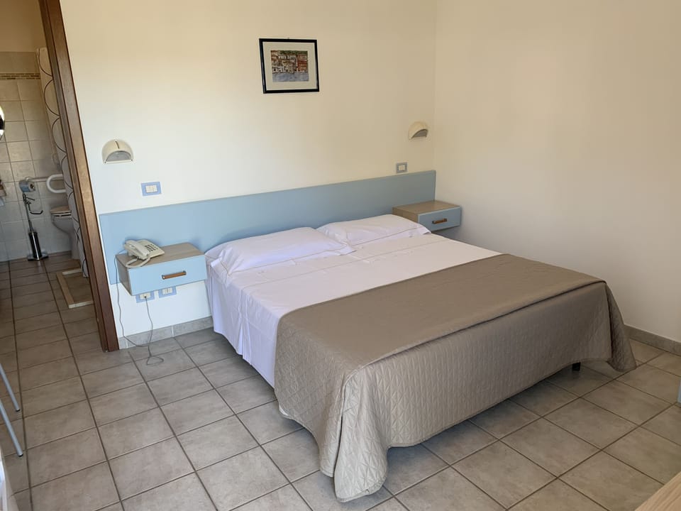 Double Room | In-room safe, desk, soundproofing, cribs (surcharge)