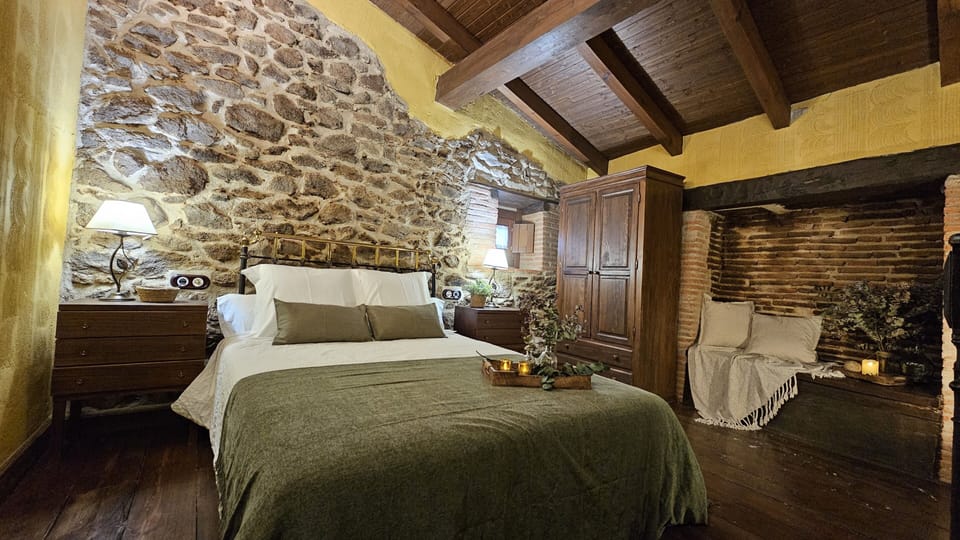 Comfort Room | Individually decorated, individually furnished, free WiFi, bed sheets