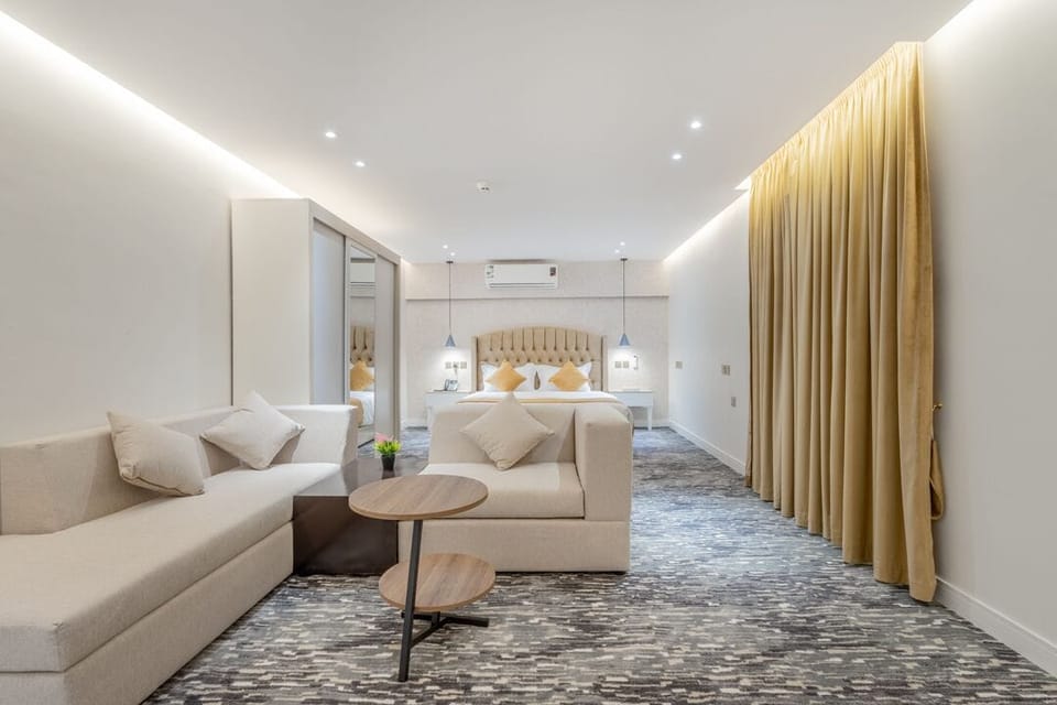 Comfort Suite | Egyptian cotton sheets, premium bedding, free WiFi, bed sheets