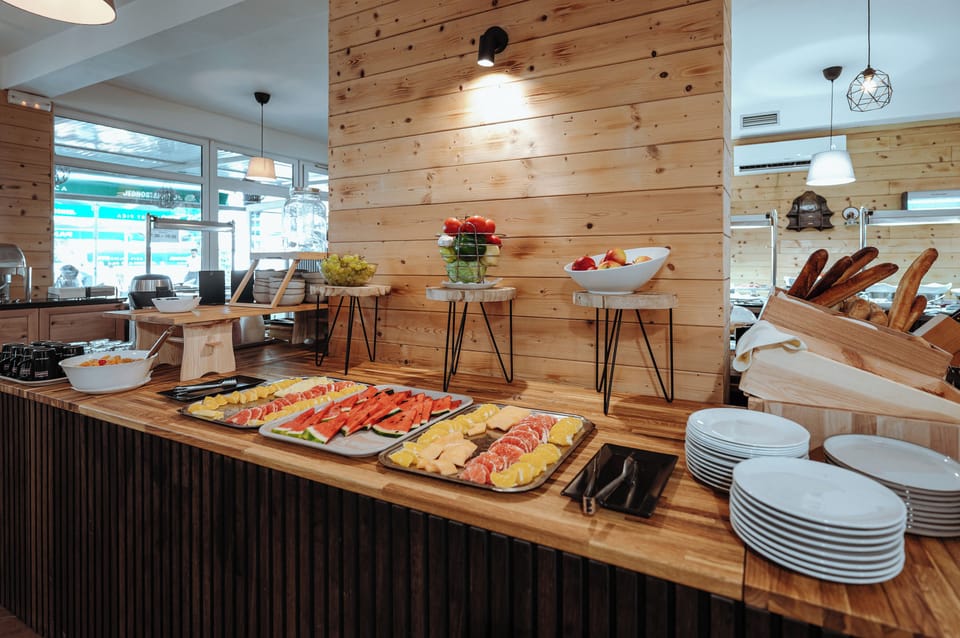 Free daily buffet breakfast