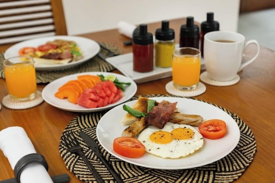 Free daily continental breakfast