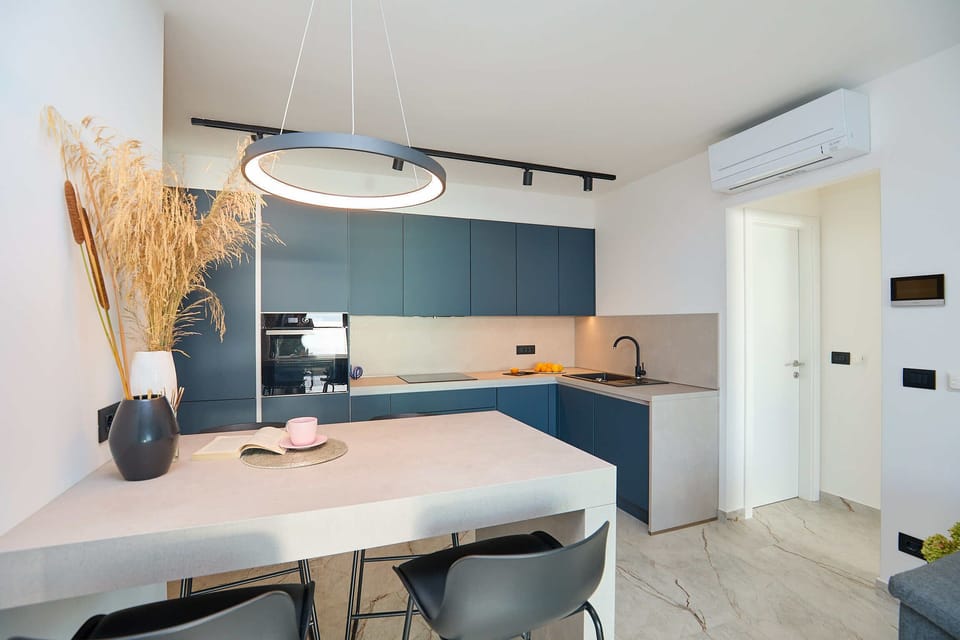 Apartment (2 Bedrooms) | Private kitchen | Microwave, oven, stovetop, dishwasher