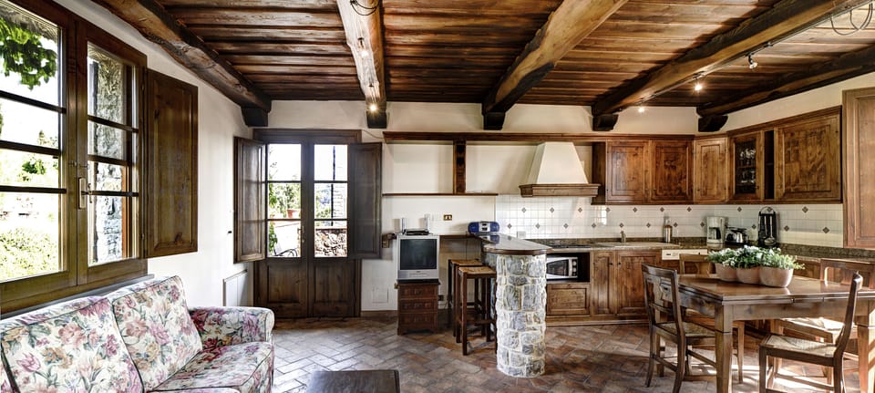 Traditional Cottage, 2 Bedrooms, Vineyard View (Acquila) | Living area | TV, fireplace