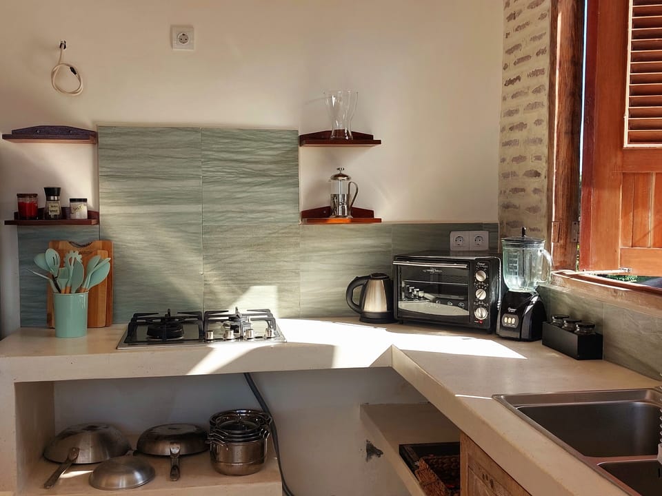 Design Villa, 2 Bedrooms, Kitchen, Mountain View | Private kitchen | Microwave, electric kettle