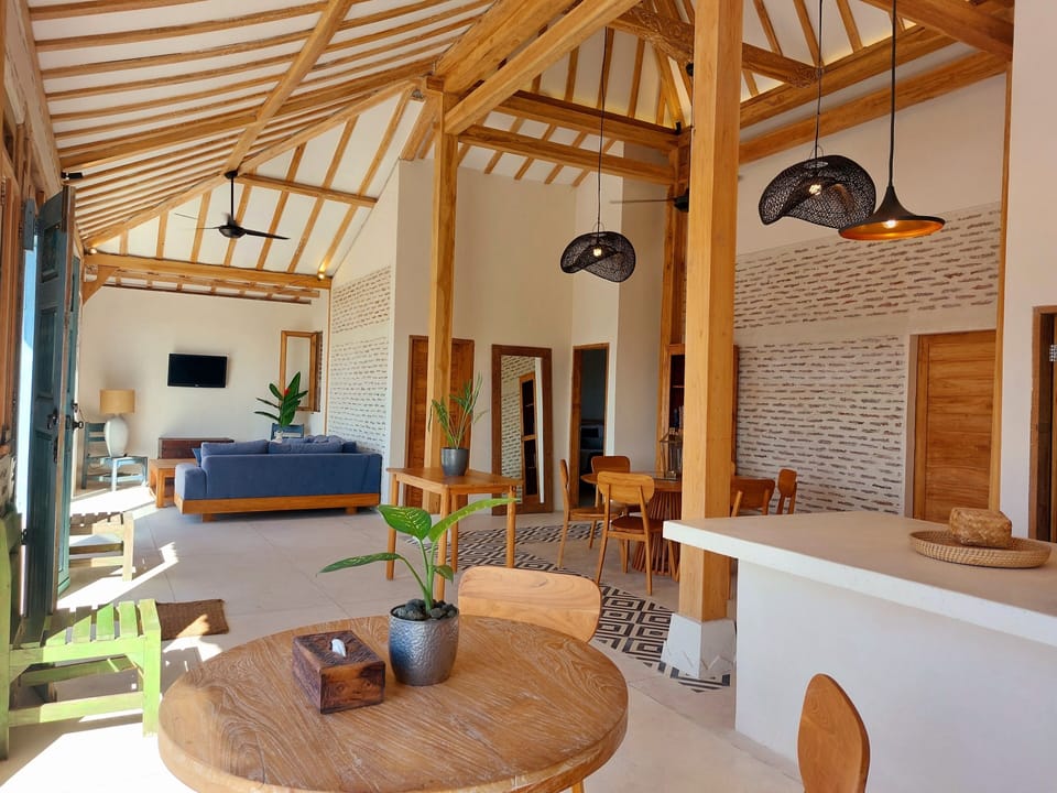 Design Villa, 2 Bedrooms, Kitchen, Mountain View | Premium bedding, minibar, in-room safe, desk
