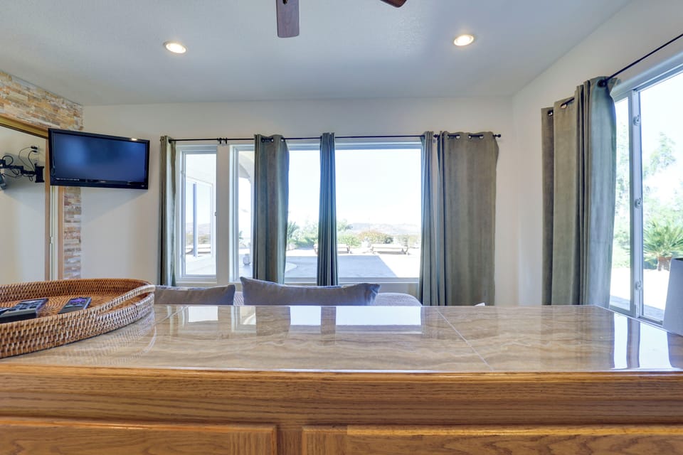 House (5 Bedrooms) | Interior