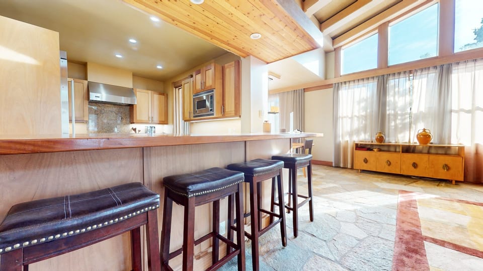 House, 4 Bedrooms | Private kitchen | Fridge, oven, coffee/tea maker, toaster