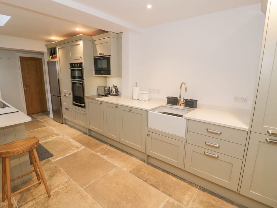 Fridge, dishwasher, electric kettle, toaster