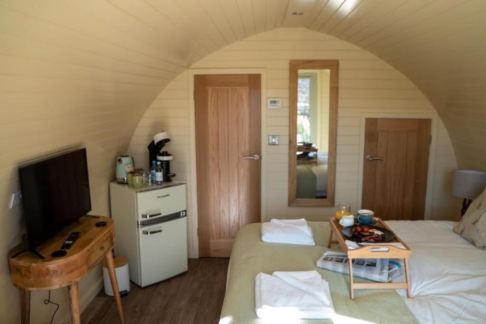 Cabin | 1 bedroom, individually furnished, free WiFi, bed sheets
