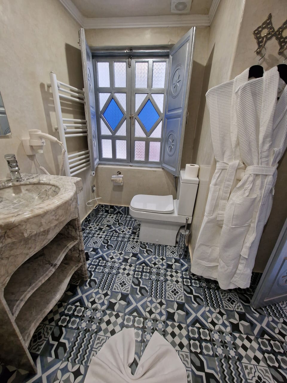 Superior Quadruple Room | Bathroom