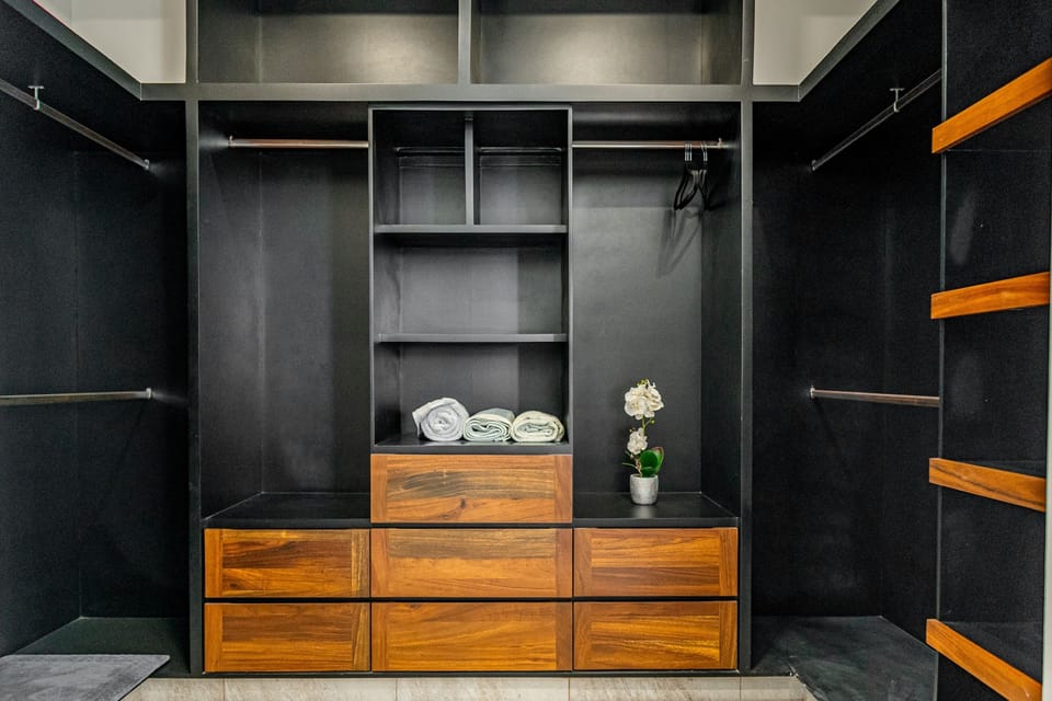 Luxury Villa | Wardrobe