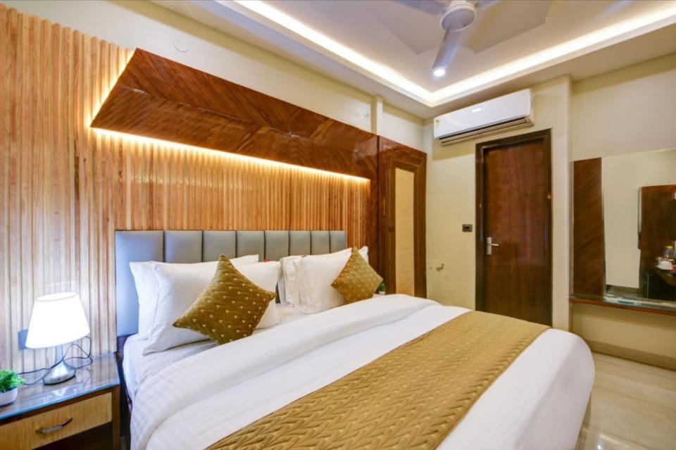Comfort Double Room, 1 Bedroom | Premium bedding, Select Comfort beds, desk, soundproofing