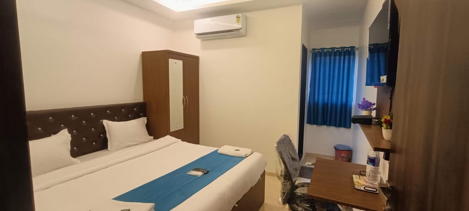 Standard Room | 1 bedroom, desk