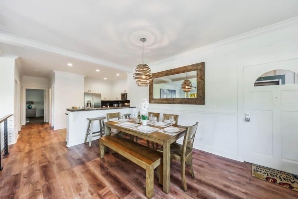 Condo, 2 Bedrooms | Dining