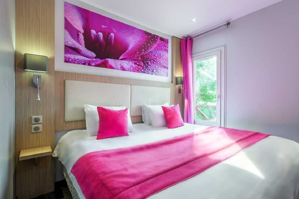 Comfort Room | 1 bedroom, individually furnished, desk, laptop workspace