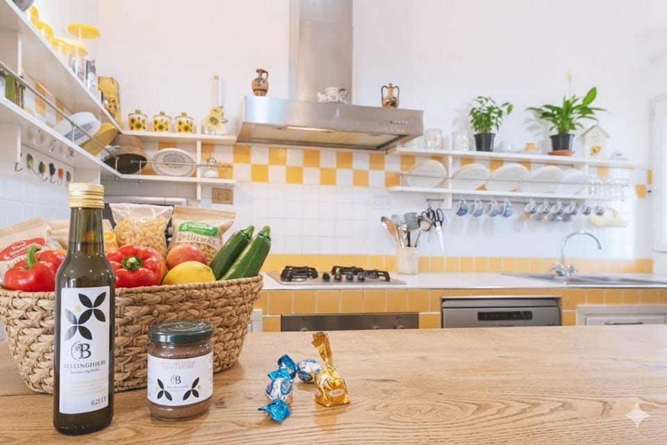 Basic Villa | Private kitchen | Full-size fridge, microwave, oven, stovetop