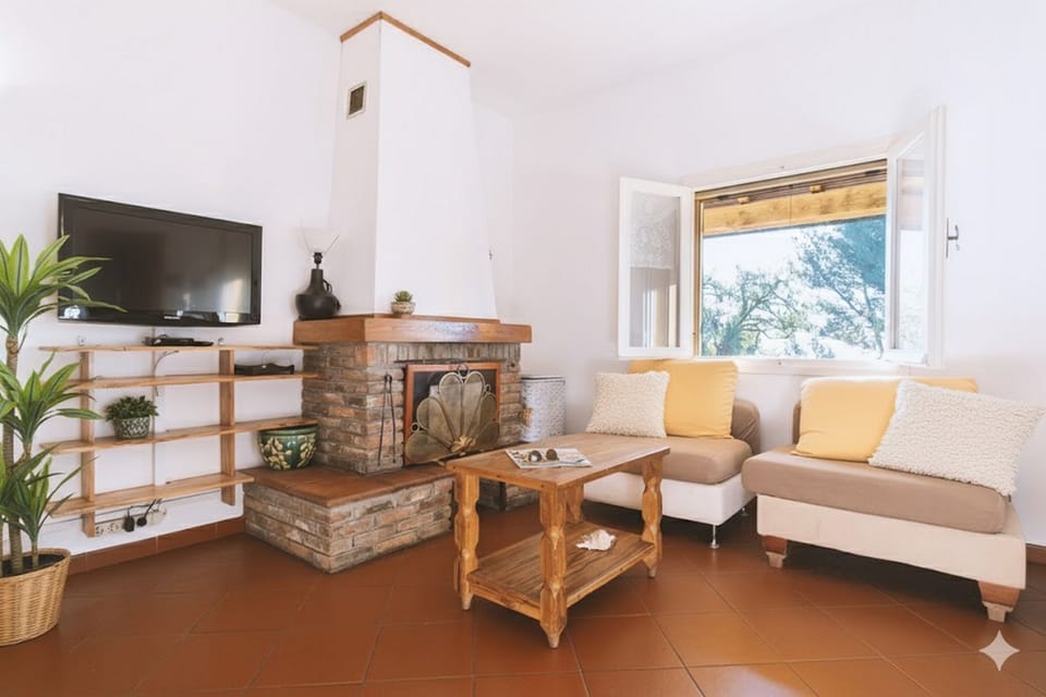 Basic Villa | Living area | TV