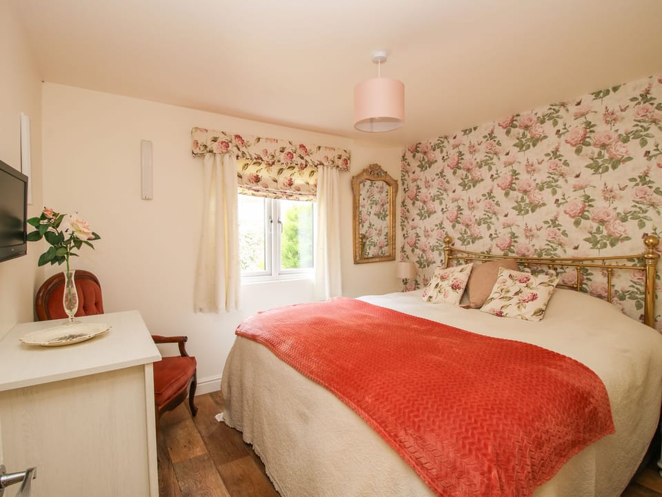 Dragonfly Lodge Cottage in England