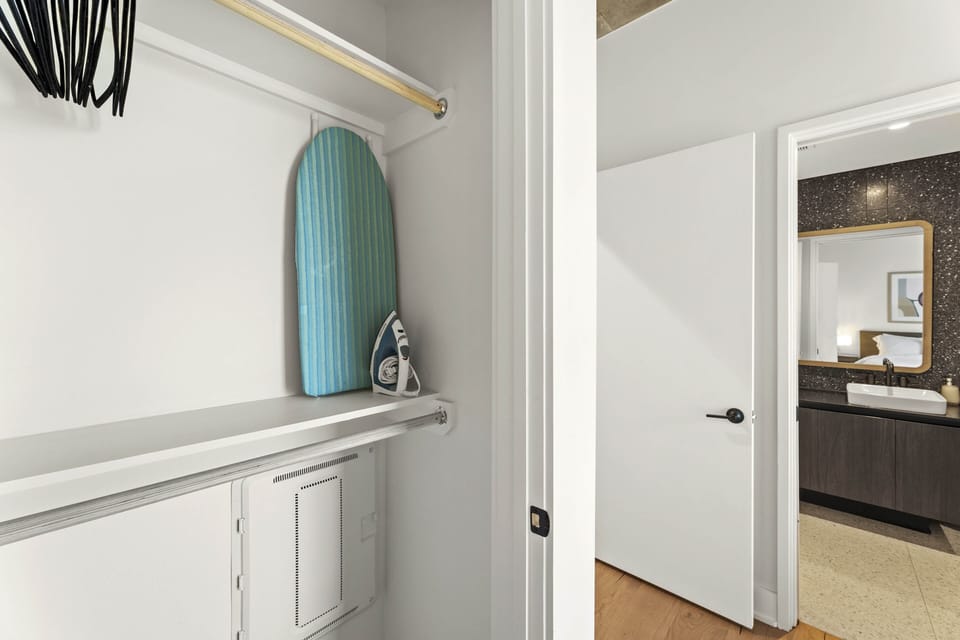 Iron/ironing board
