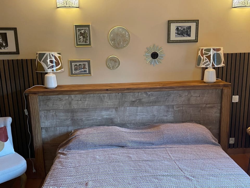 Standard Room | 1 bedroom, individually decorated, individually furnished, desk