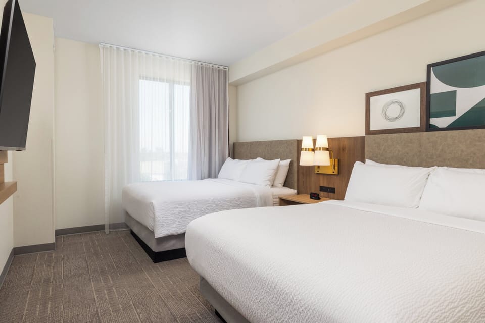 Studio Suite, 2 Queen Beds, Kitchen | Premium bedding, pillowtop beds, desk, laptop workspace